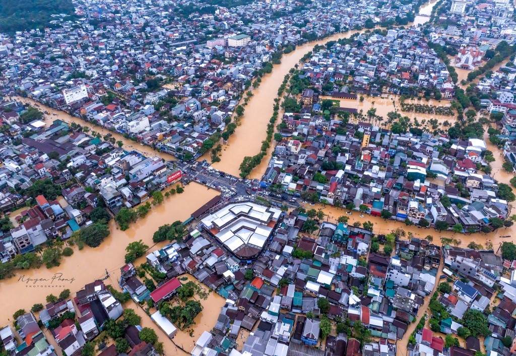 lu lut tai hue_hue ngap lut_mua lu tai hue_o che năng_o che mau_o lech tam_o du che mua nang tai hue16.jpg